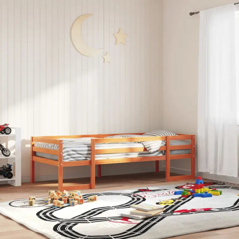 Houten kinderbedframe van massief grenenhout met elegant design - Wasbruin / 90 x 200 cm - Bedden & bedframes