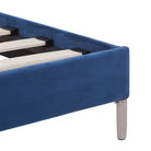 Klassiek bedframe met kleurrijke LED-verlichting voor een elegante slaapkamer - Bedden & bedframes