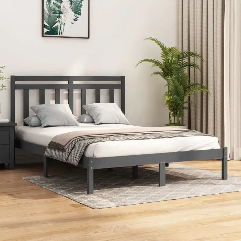 Klassiek bedframe van massief grenenhout voor een tijdloze slaapkamerstijl - Grijs / 135 x 190 cm - Bedden & bedframes