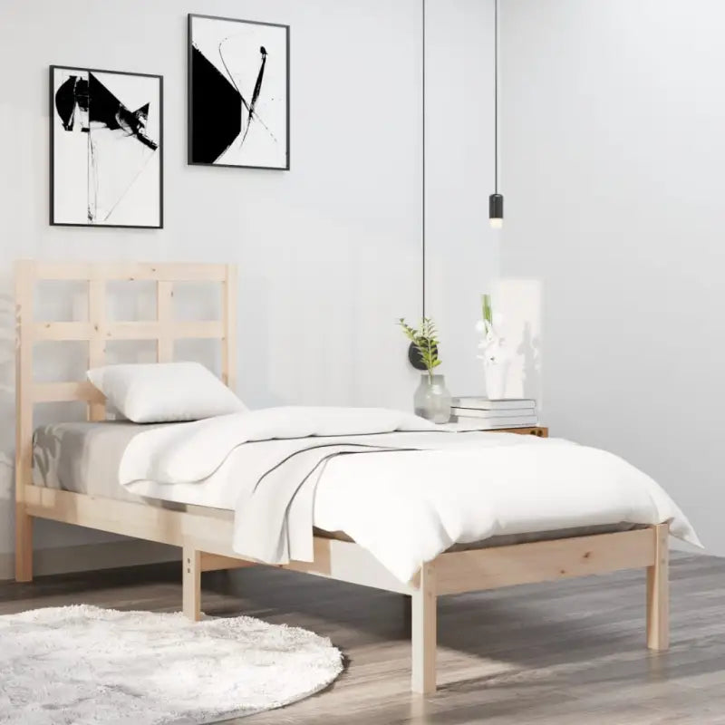 Klassiek bedframe van massief grenenhout voor een tijdloze slaapkamer uitstraling - Naturel / 75 x 190 cm - Bedden &