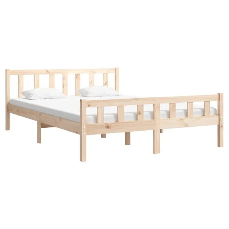 Klassiek bedframe van massief grenenhout voor een tijdloze slaapkamer uitstraling - Bedden & bedframes