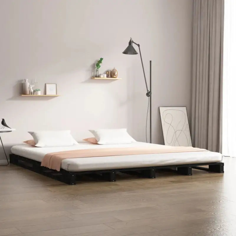 Klassiek houten palletbed van massief grenenhout voor een moderne slaapkamer - Zwart / 135 x 190 cm - Bedden & bedframes