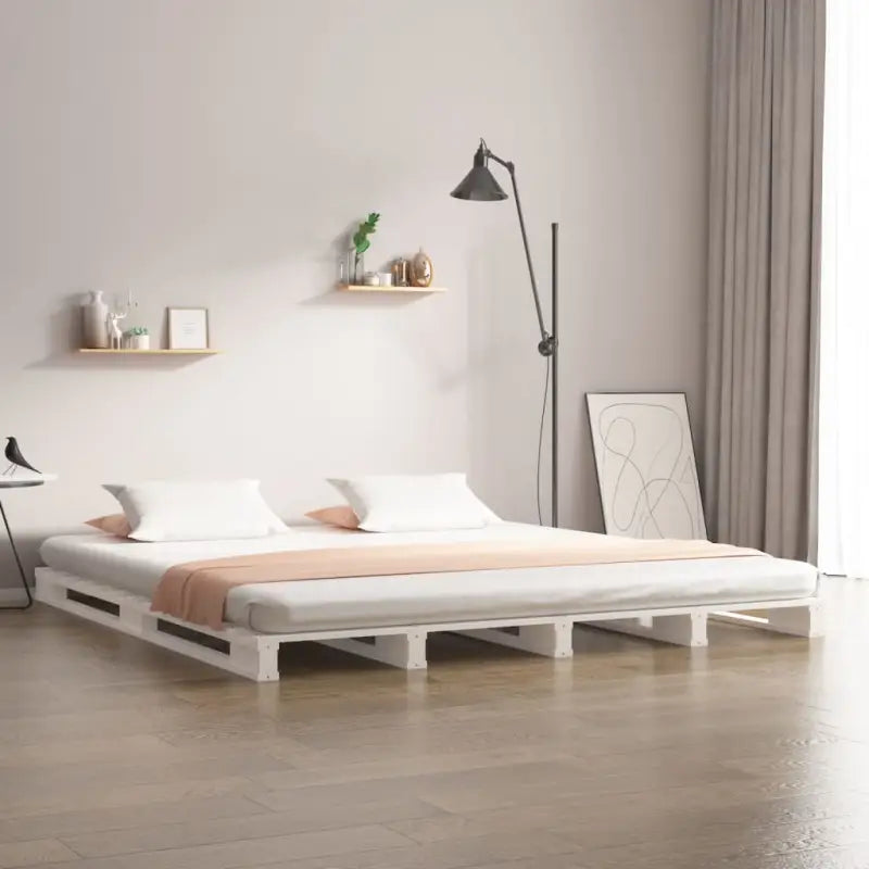 Klassiek houten palletbed van massief grenenhout voor een moderne slaapkamer - Wit / 180 x 200 cm - Bedden & bedframes