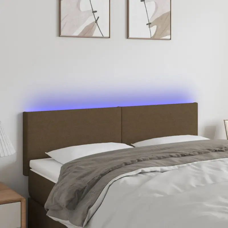 Klassiek LED Hoofdbord voor een Modern en Stijlvol Beddroom</assistant - Donkerbruin / 144 x 5 x 78/88 cm / 1