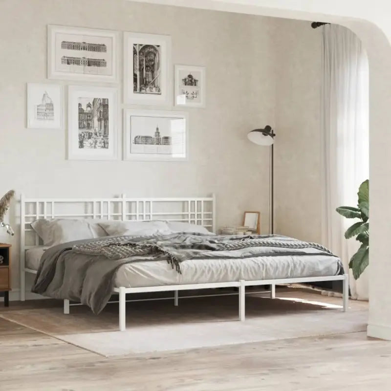 Klassiek metalen bedframe met extra opbergruimte en metalen latten - Wit / 200 x 200 cm / met hoofdbord - Bedden &