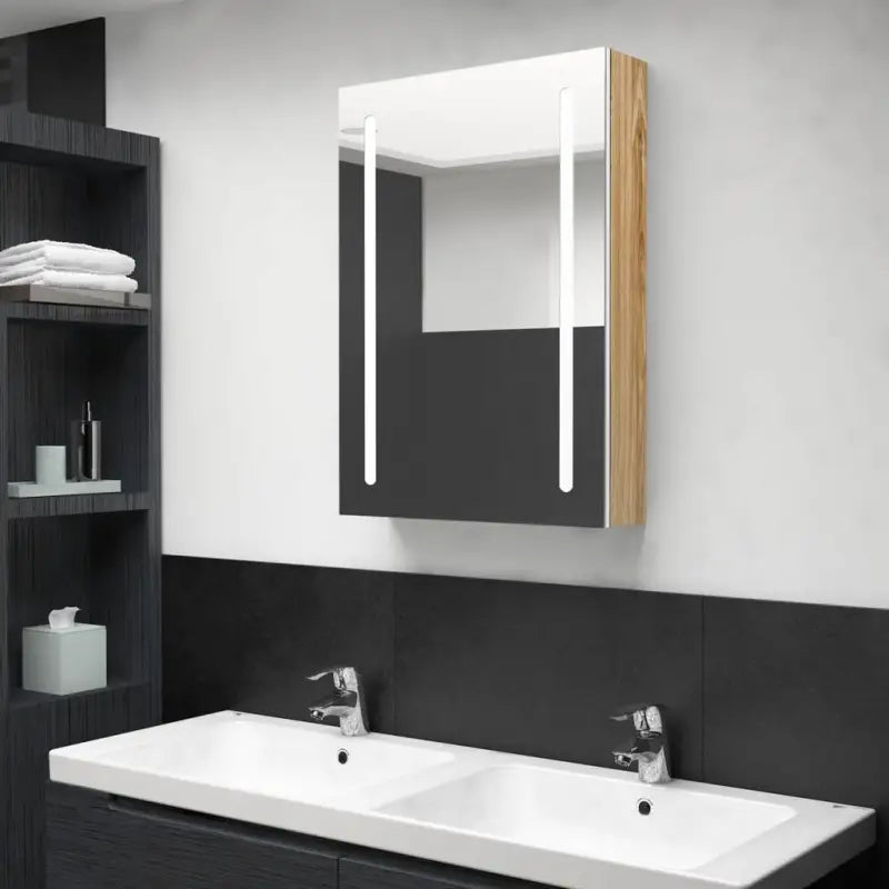 LED-Wandspiegelkast voor een moderne en sfeervolle badkamer - Wit en eiken / 50 x 13 x 70 cm / 1 - Badkamerkaptafels