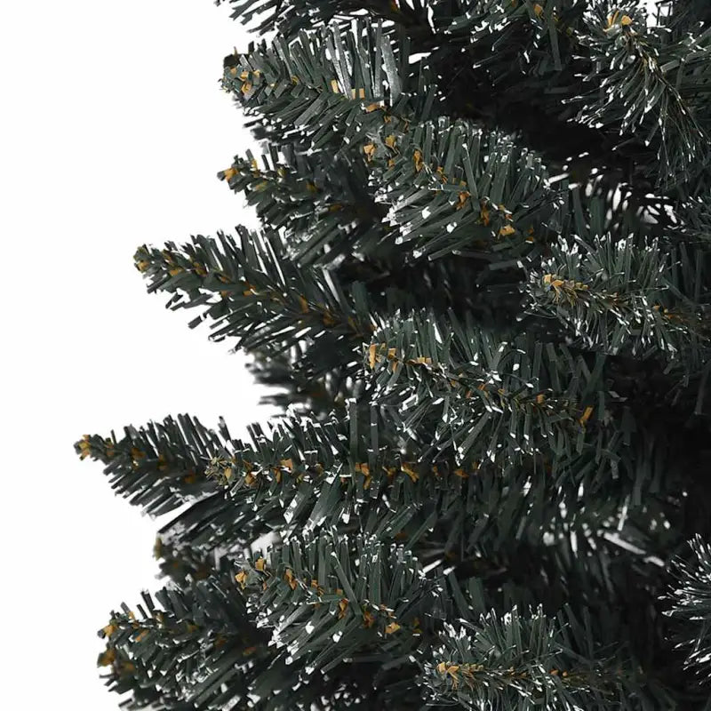 Levensechte smalle kunstkerstboom met volle uitstraling - Kerstbomen