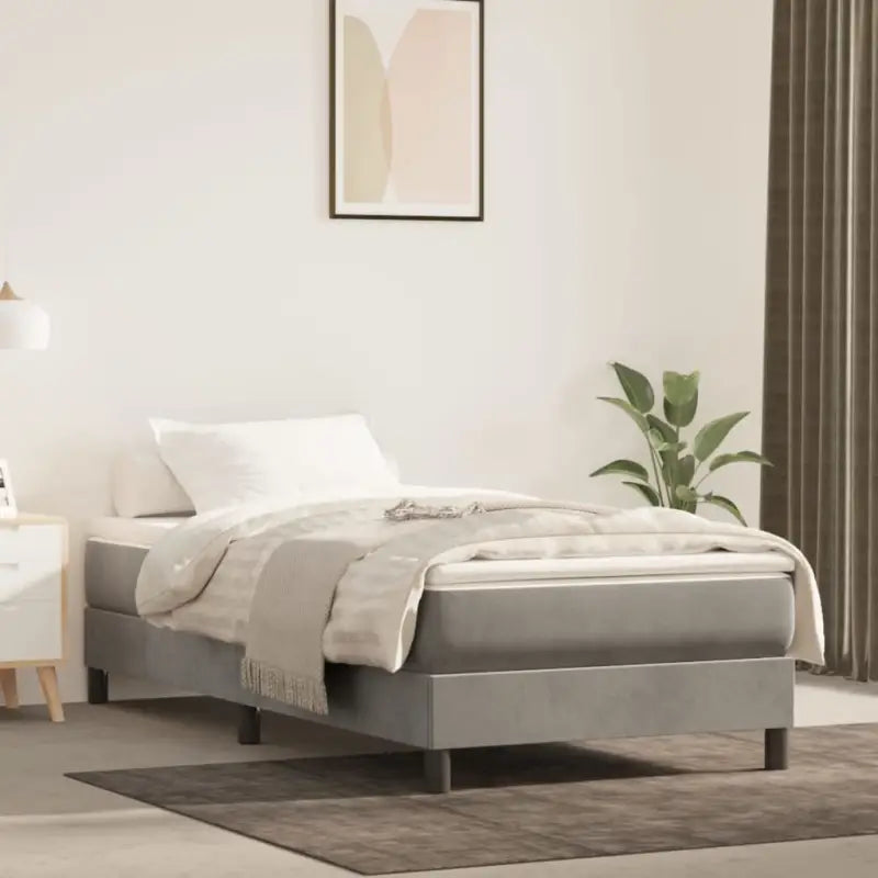 Lichtgrijs bed met multiplex lattenbodem en zacht fluweel materiaal - Lichtgrijs / 90 x 190 cm / 25 cm - Bedden &