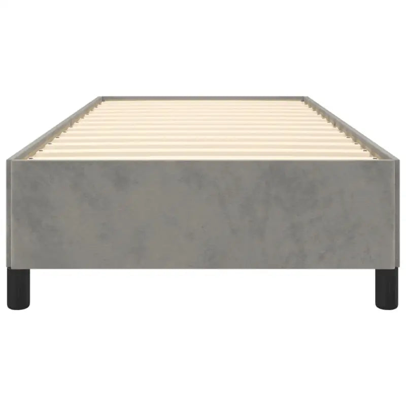 Luxe bedframe met multiplex lattenbodem en zachte fluwelen bekleding - Bedden & bedframes