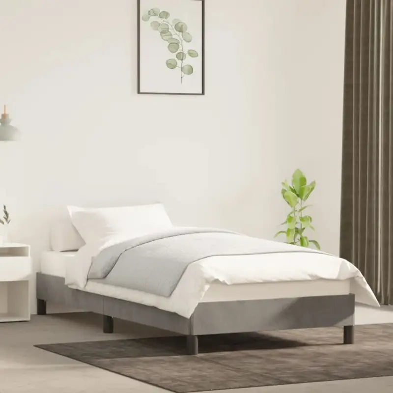 Luxe bedframe met multiplex lattenbodem en zachte fluwelen bekleding - Bedden & bedframes