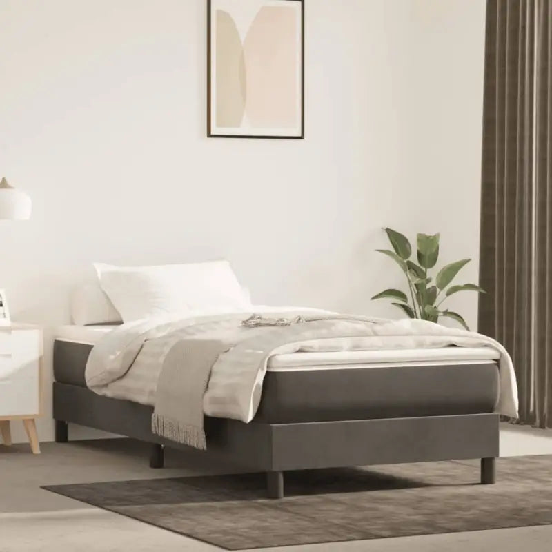 Luxueus bedframe met multiplex lattenbodem en fluweel bekleding - Bedden & bedframes