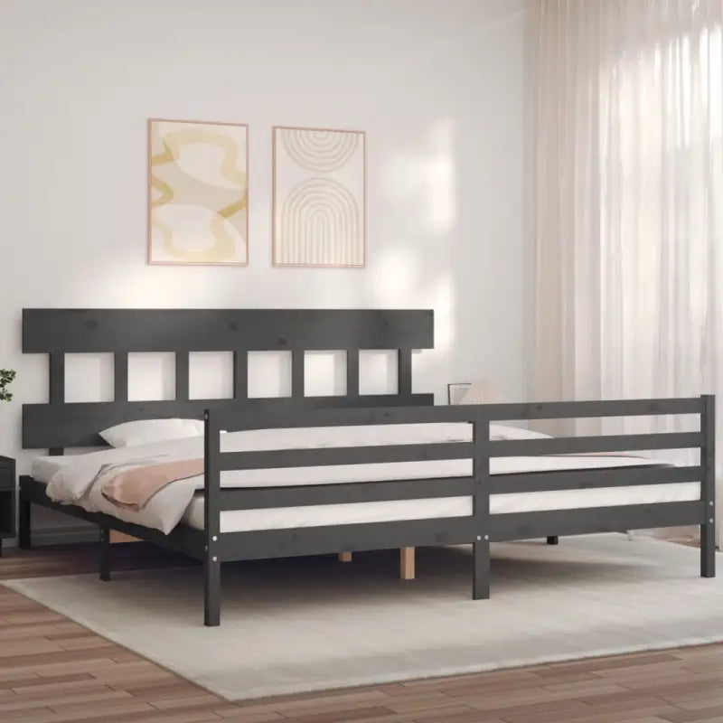 Massief Grenenhout Bedframe voor een Natuurlijke en Comfortabele Slaapruimte - Grijs / 200 x 200 cm / Laag - Bedden &