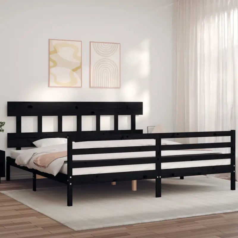 Massief Grenenhout Bedframe voor een Natuurlijke en Comfortabele Slaapruimte - Zwart / 200 x 200 cm / Laag - Bedden &