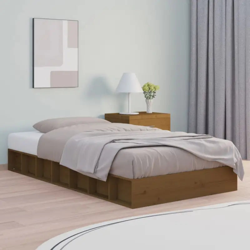 Massief Grenenhout Bedframe voor een Natuurlijke en Decoratieve Slaapruimte - Honingbruin / 75 x 190 cm - Bedden &