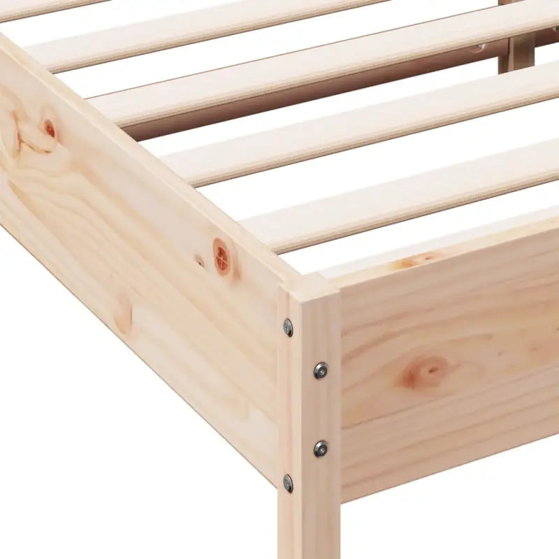 Massief Grenenhouten bedframe met multiplex lattenbodem en uitstekende ondersteuning - Bedden & bedframes