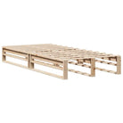 Massief Grenenhouten Bedframe voor een Stevige en Decoratieve Slaapruimte - Bedden & bedframes