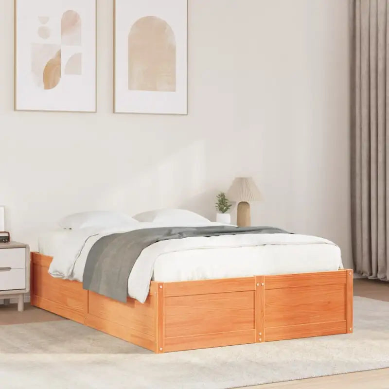 Moderne bedframe van massief grenenhout met multiplex lattenbodem - Wasbruin / 120 x 190 cm - Bedden & bedframes