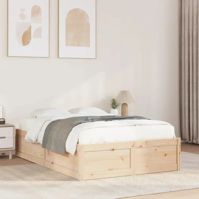 Moderne bedframe van massief grenenhout met multiplex lattenbodem - Massief grenenhout / 135 x 190 cm - Bedden &