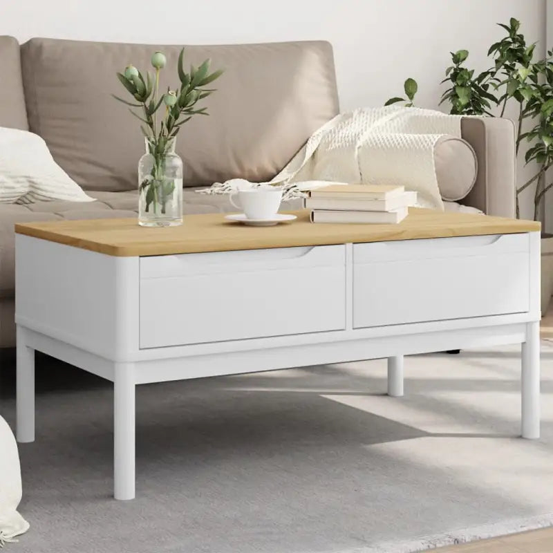 Moderne salontafel met massief grenenhout en houten poten - Salontafels
