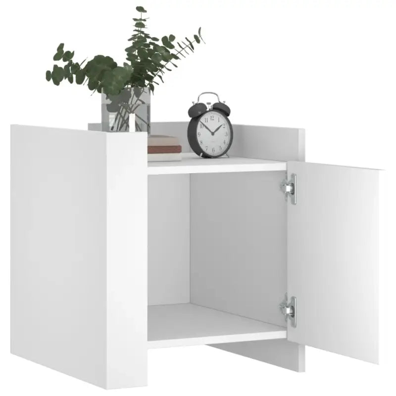 Nachtkastje met bewerkt hout voor een tijdloze uitstraling - Nachtkastjes