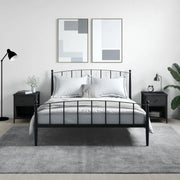 Nachtkastjes met bewerkt hout en verstelbare poten voor tijdloze uitstraling - Nachtkastjes