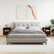 Nachtkastjes van bewerkt hout met metalen poten voor een elegante uitstraling - Nachtkastjes