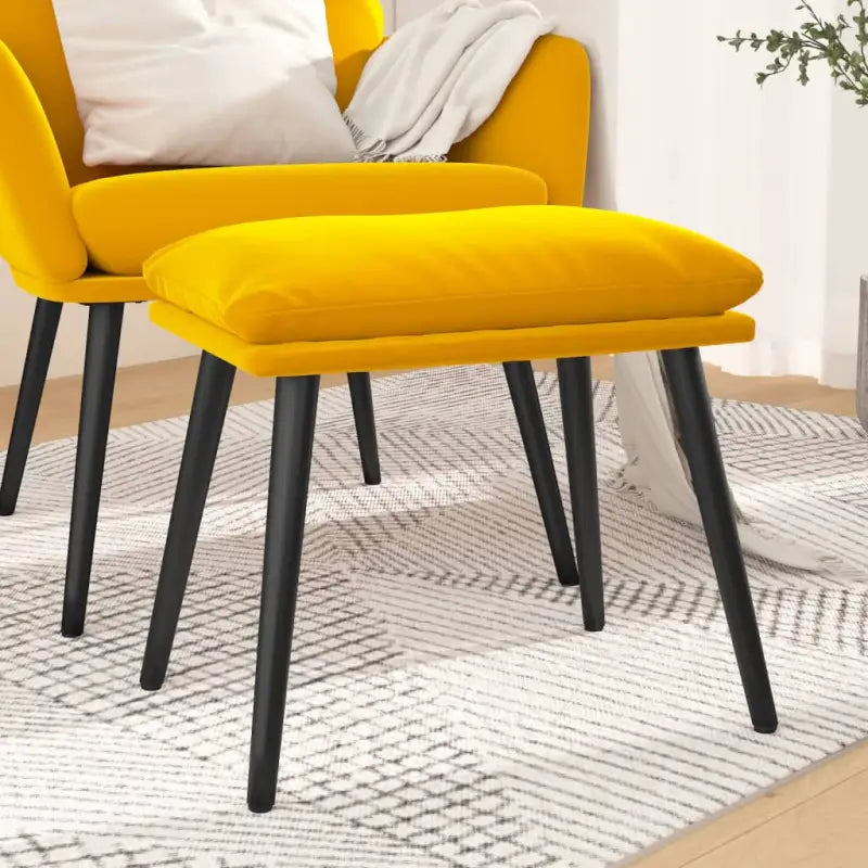 Poefs met metalen poten voor een modern en comfortabel interieur - Mosterdgeel / 1 - Poefs