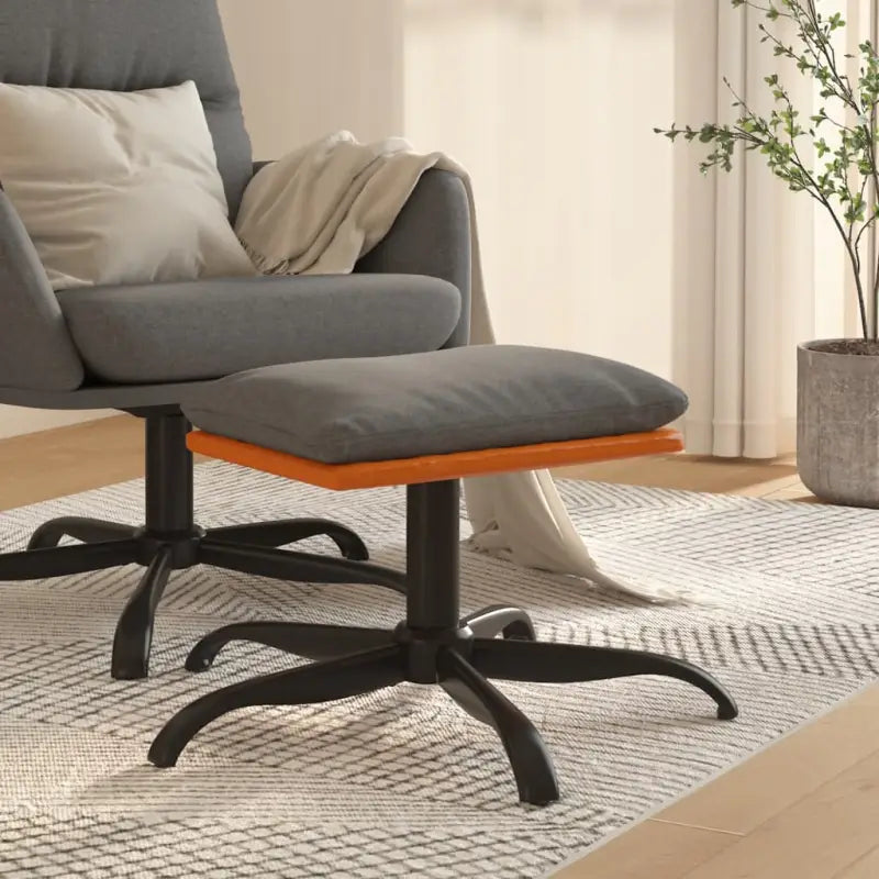 Poefs met metalen poten voor een modern en comfortabel interieur - Lichtgrijs en bruin / 1 - Poefs
