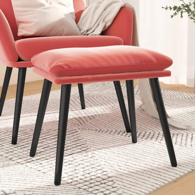 Poefs met metalen poten voor een modern en comfortabel interieur - Roze / 1 - Poefs