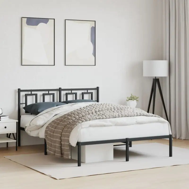 Robuust metalen bedframe met extra opbergruimte en tijdloos design - Zwart / 140 x 200 cm / met hoofdbord - Bedden &