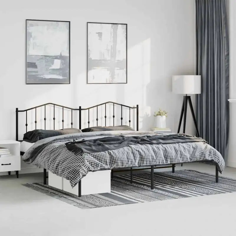 Robuust metalen bedframe met extra opbergruimte en tijdloos ontwerp - Zwart / 193 x 203 cm / met hoofdbord - Bedden &
