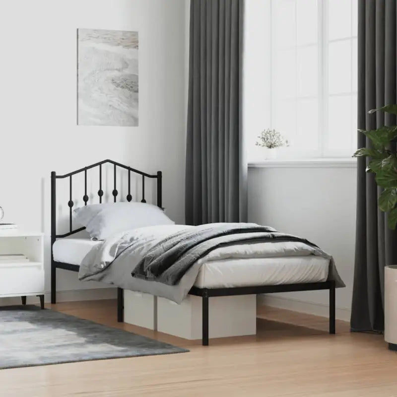Robuust metalen bedframe met extra opbergruimte en tijdloos ontwerp - Zwart / 90 x 190 cm / met hoofdbord - Bedden &