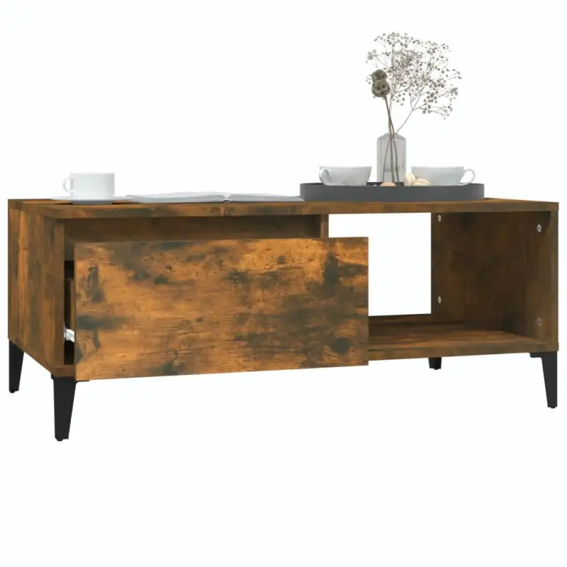 Salontafel met bewerkt hout voor industriële charme en extra opbergruimte - Salontafels