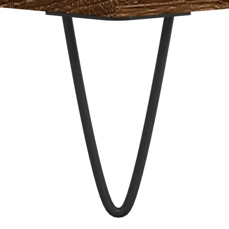 Salontafel van bewerkt hout met stevige ijzeren poten - Salontafels