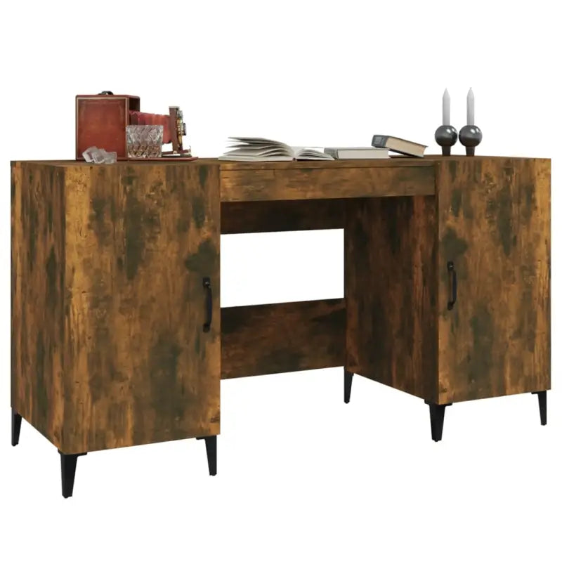 Trendy bureau van bewerkt hout met industrieel design - Bureaus