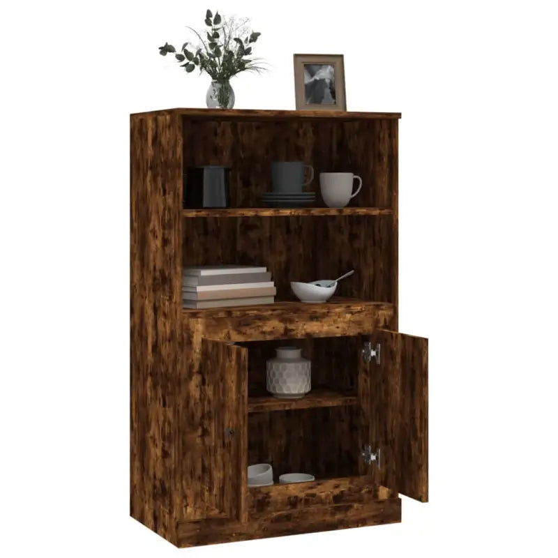 Trendy hoge kast van duurzaam bewerkt hout voor elke interieurstijl - Dressoirs & buffetkasten