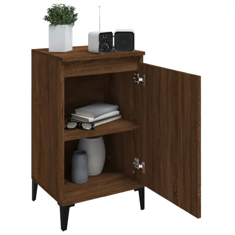 Trendy nachtkastje met metalen poten van bewerkt hout en gemakkelijk schoon te maken - Nachtkastjes