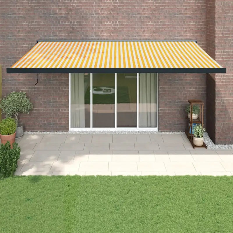 Uittrekbare luifel in gepoedercoat aluminium voor je terras - Geel en wit (zwart frame) / 5 x 3 m / 1 - Zonwering