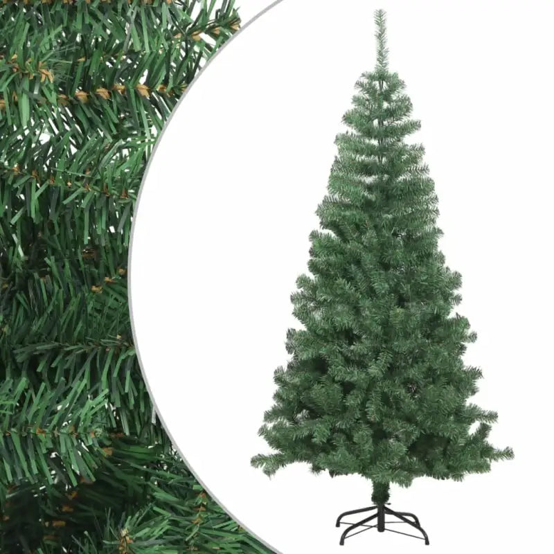 Volle Kerstboom met Natuurlijke Schoonheid en Rust - Kerstbomen