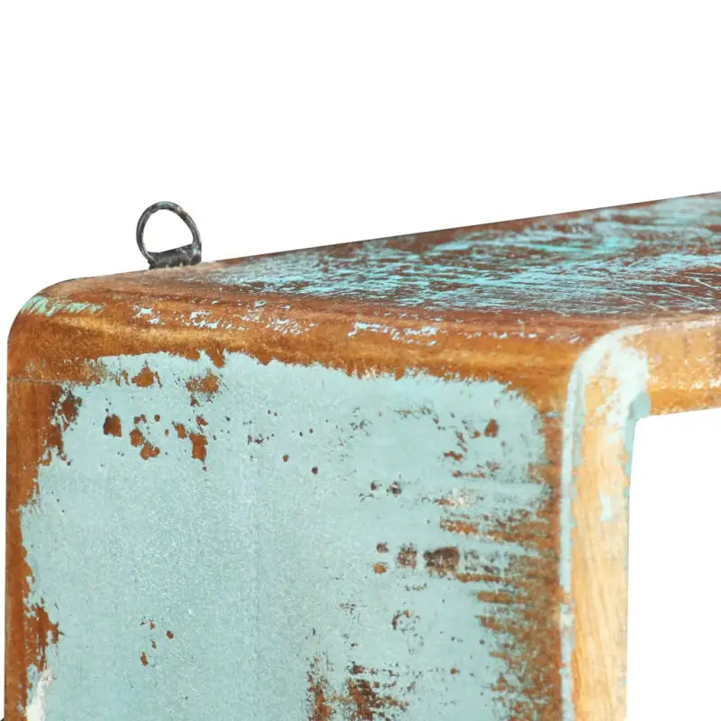 Wandplanken van massief gerecycled hout voor praktische en decoratieve ruimtebesparing - Wandplanken