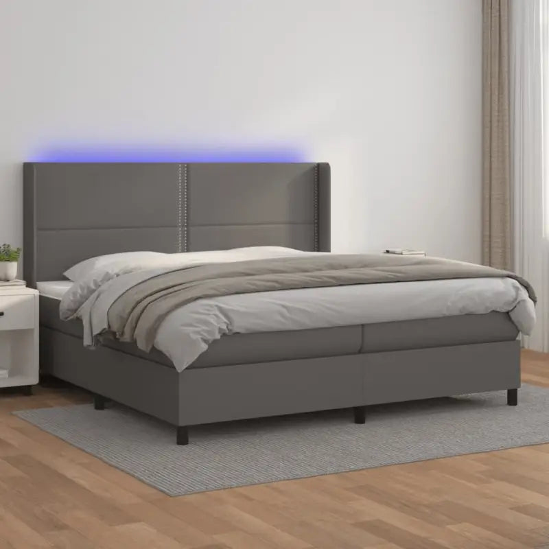 Zwart materialen boxspring met matras en LED voor een rustgevende slaapkamer - Grijs / 200 x 200 cm / Effen