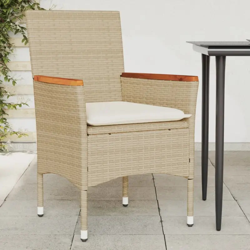 Zwarte poly rattan tuinstoelen met wasbare hoes voor buitenplezier - beige en crèmekleurig / 1 / Houten armleuning